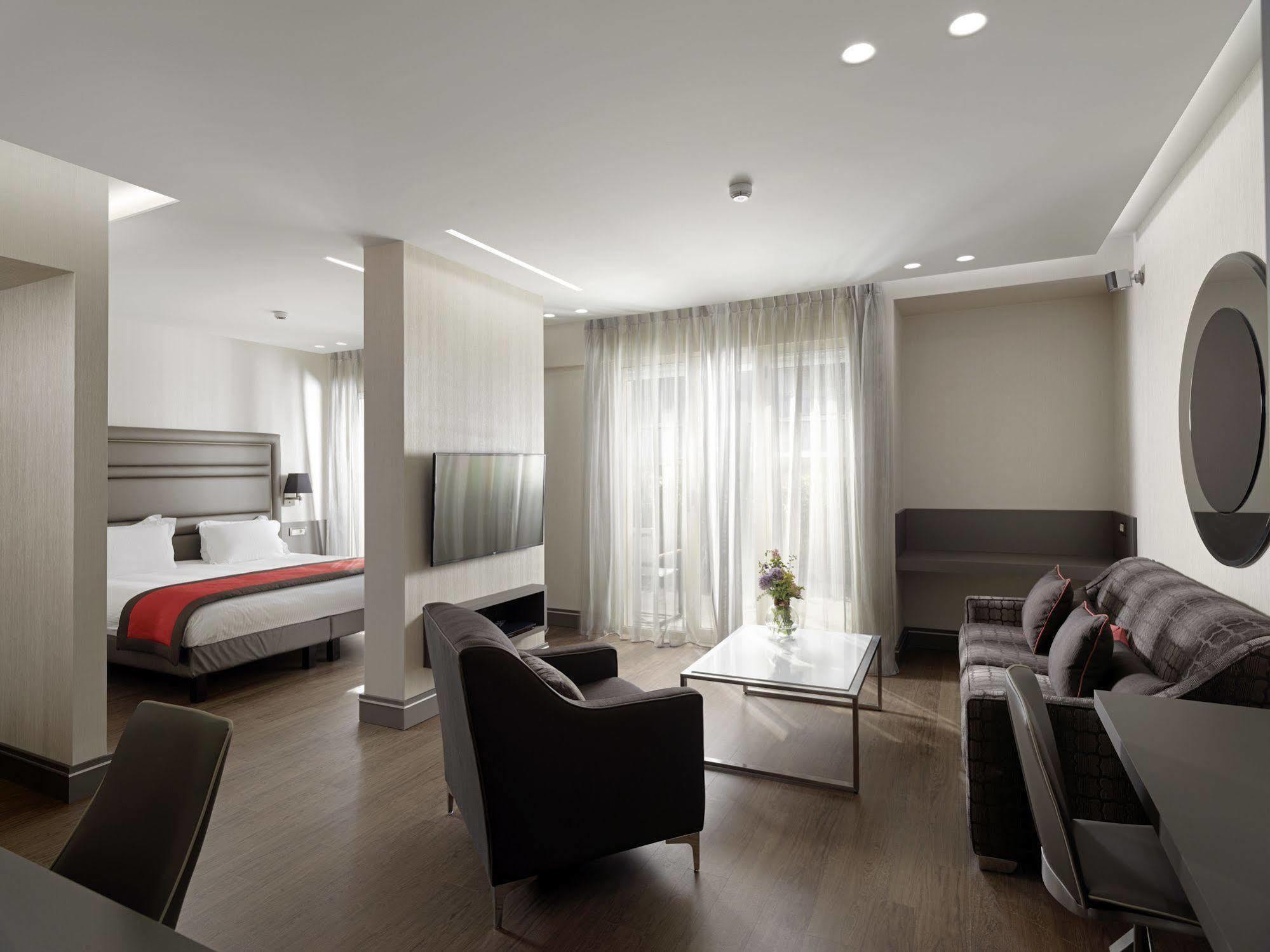Holiday Suites Atena Exterior foto